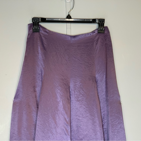 VINCE Satin-Effect Draped MIDI Skirt in Lavender - Picture 4 of 12